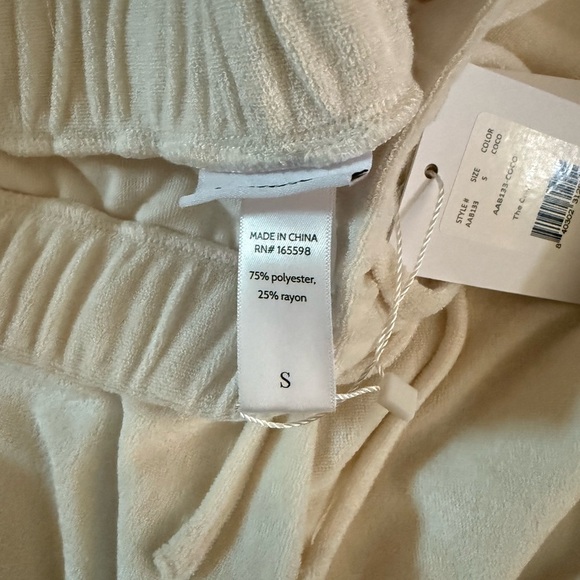 Andie The Crop Pant Womens Size small Coconut Terrycloth Elastic Waist Comfy NWT - Picture 3 of 4